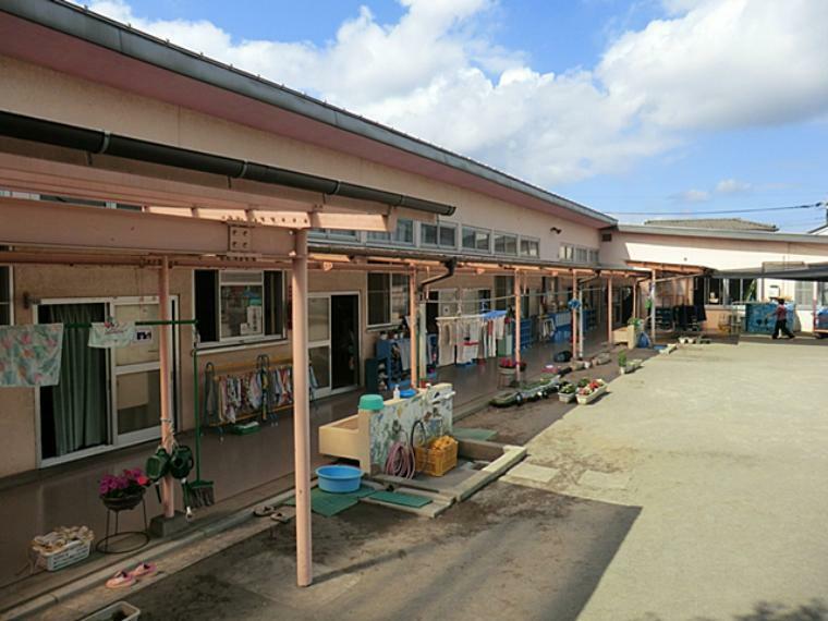 幼稚園・保育園 富士見市立第三保育所（95m）