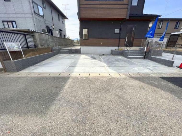 駐車場 3台駐車可能です。
