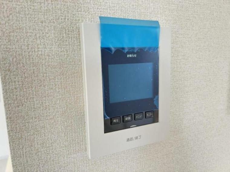 TVモニター付きインターフォン モニター付きインターホンで、お部屋に居ながら訪問者を確認できます。