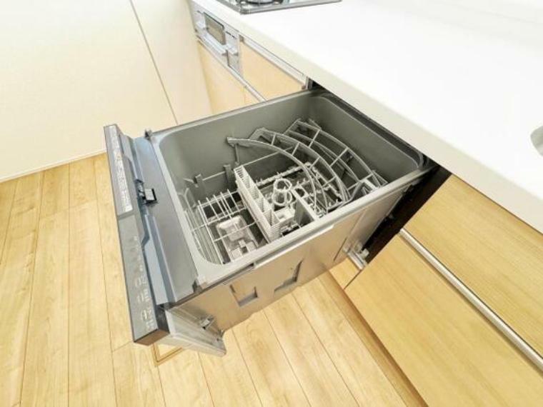 キッチン 家事の負担を減らしてくれる食洗機。