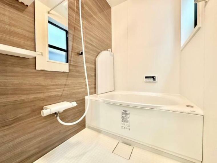 浴室 浴室乾燥機付きのため、雨の日の洗濯物干しやカビの予防にも役立ちます。