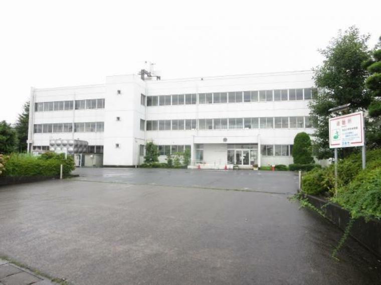 【小学校】羽島市立足近小学校まで約1.9km（徒歩約24分）。学校までの道のりが思い出になります。