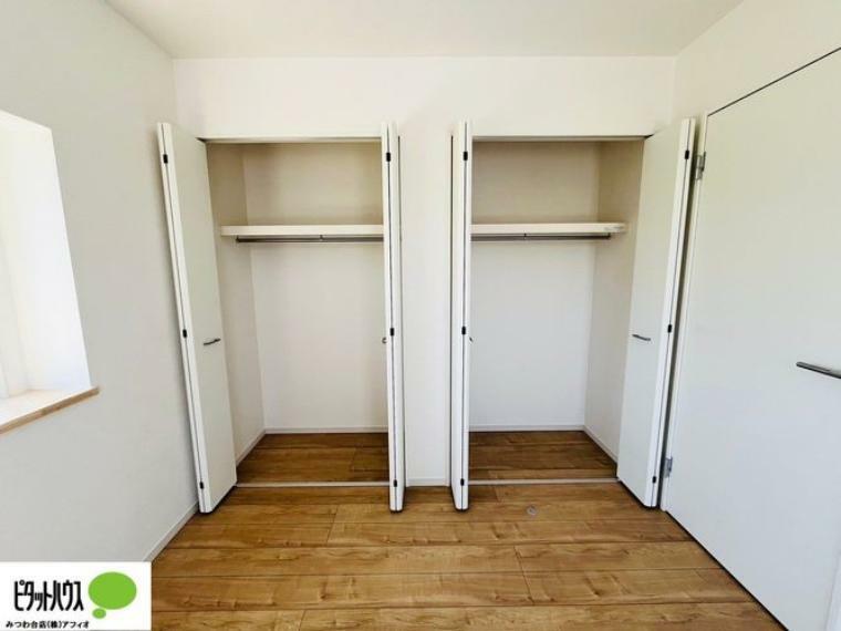 収納 それぞれのお部屋に収納スペースがあるのでプライベートな荷物も身近に置くことができます。