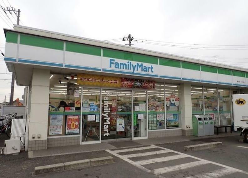 コンビニ ファミリーマート駒井町一丁目店 徒歩23分。