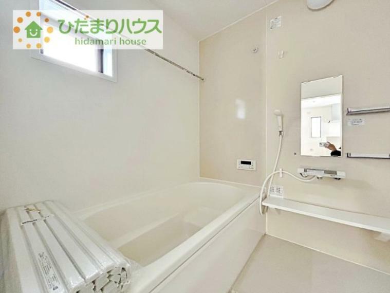 清潔感のある浴室は自分一人のリラックス空間を演出してくれます。もちろんお子様と一緒でも十分な広さがあり快適です（^^