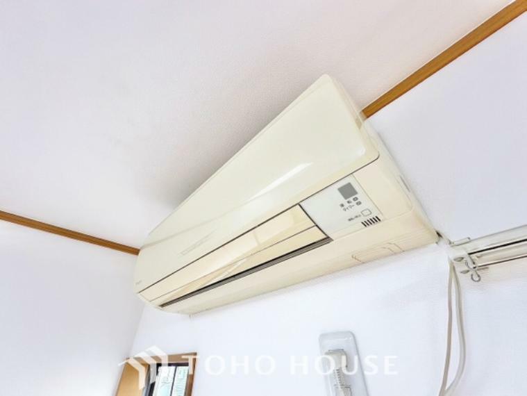 冷暖房・空調設備 エアコンがすでに設置されているため、設置工事などの初期費用がカットできるのは嬉しいです。