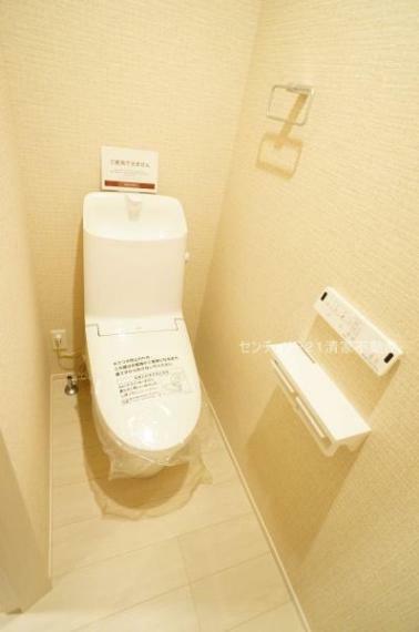 トイレ B棟:温水洗浄便座付きトイレ！（2024年04月撮影）