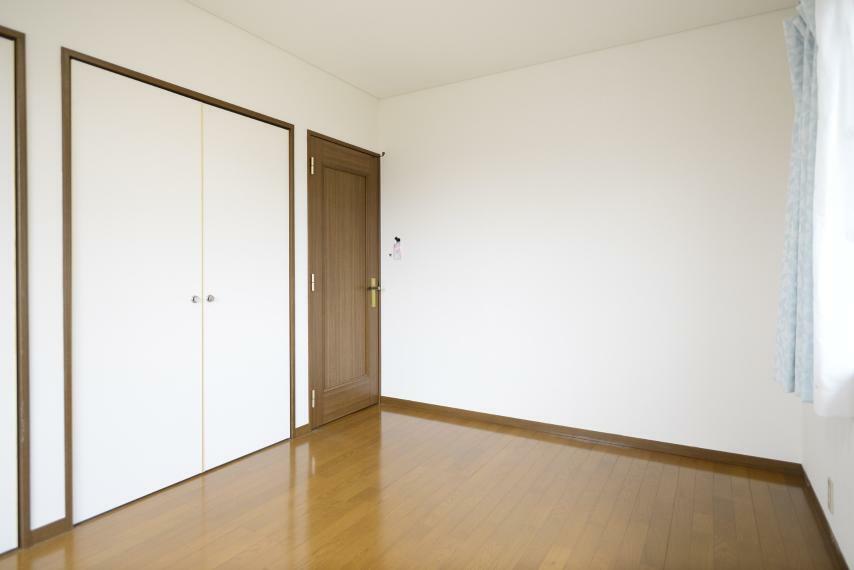 収納 【2F洋室6帖】全居室収納完備でお部屋を広く快適にお使いいただけます。