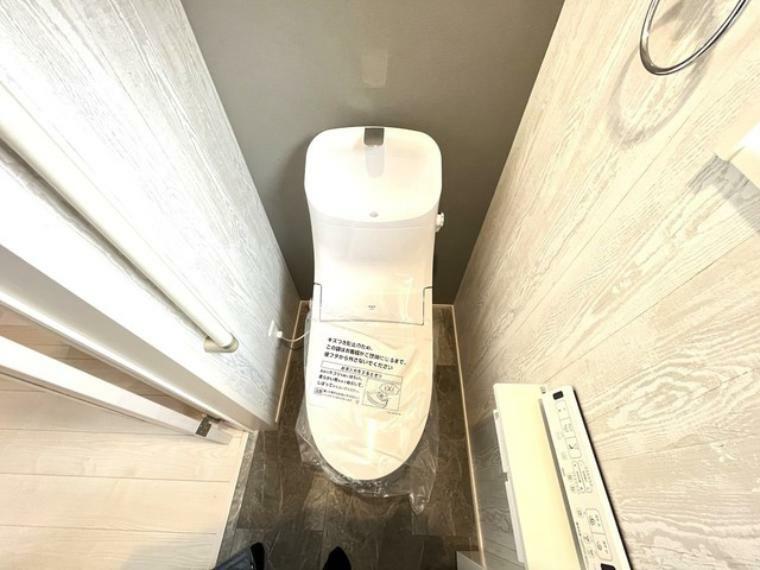 トイレ 2階トイレ 清潔好きには欠かせないウォシュレット機能付き。