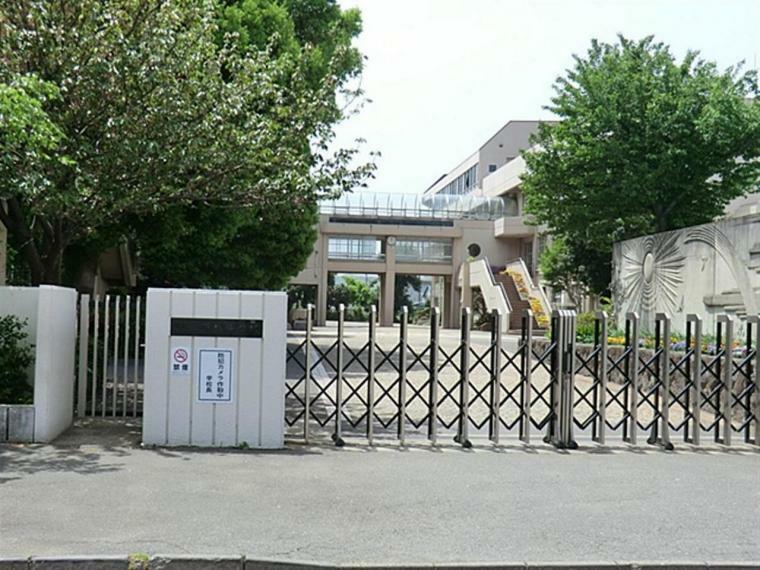 中学校 厚木市立藤塚中学校まで約1250m（徒歩16分）