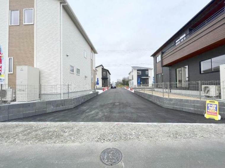 現況写真 前面道路を含めた現地写真です。