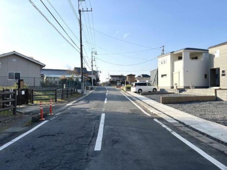 現況写真 前面道路は幅員約7mございます。