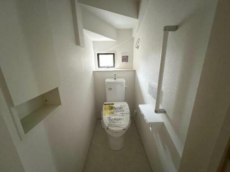 トイレ トイレは2か所ございます。朝の忙しい時間帯もご家族がスムーズに準備できますね。