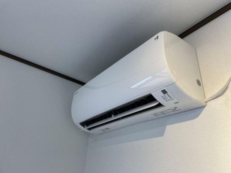 冷暖房・空調設備 【リフォーム済】新品のエアコンを1台設置しました。入居後すぐに快適に生活できますよ。