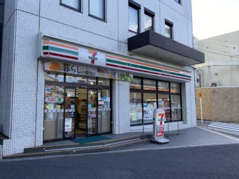 コンビニ 【コンビニエンスストア】セブン‐イレブン港区南青山7丁目店まで293m