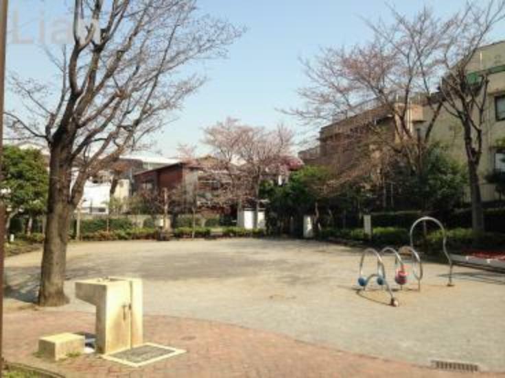 公園 【公園】新宿区立納戸町公園まで440m