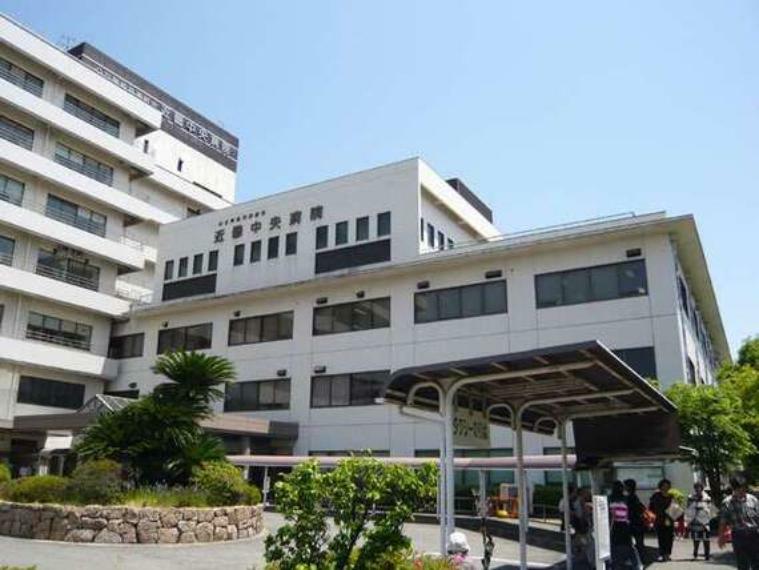病院 公立学校共済組合　近畿中央病院の外観