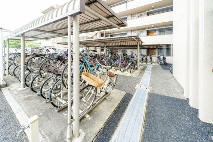 無償でご利用頂ける、屋根のある駐輪場では、大切な自転車を雨から守れます。