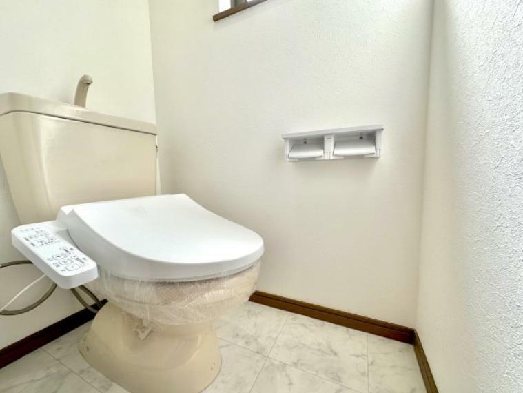 トイレ 節水性能の高いトイレはもちろんウォシュレット付き