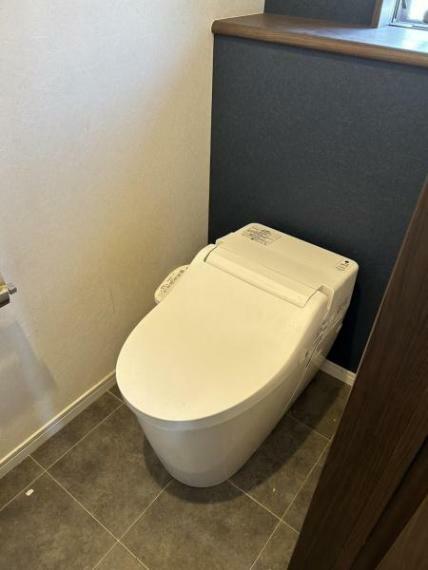 トイレ ■設備充実！タンクレストイレ■掃除がしやすく、コンパクトで場所を取らない一体型トイレ！節水効果もあり！