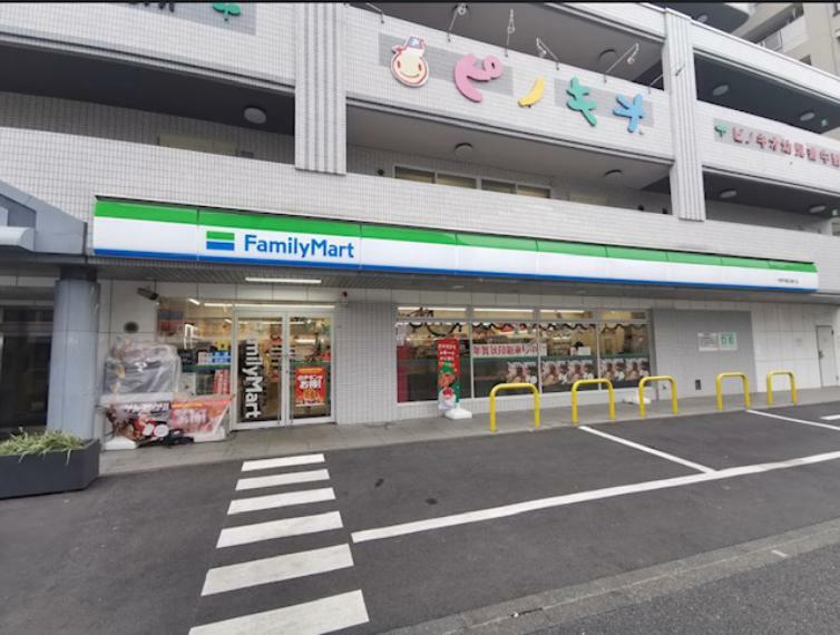 コンビニ ファミリーマート 中野早稲田通り店
