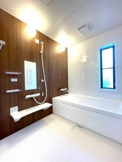 浴室 ユニットバス交換！清潔感溢れるバスルームでゆったりと過ごす、リフレッシュ時間。