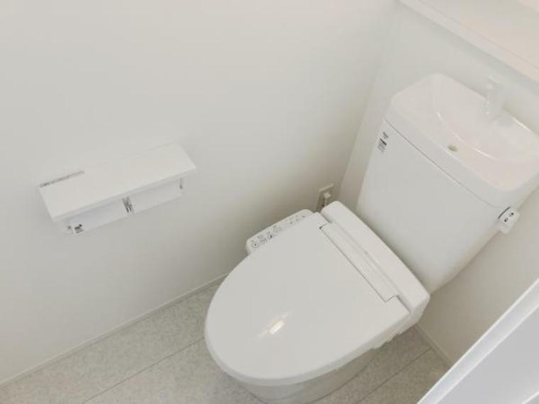 トイレ 1階トイレ　温水洗浄機能付