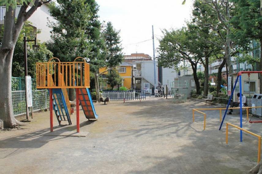 公園 高松三丁目児童遊園:お子様と一緒に遊べる公園が徒歩9分！（712m）