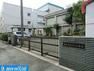 小学校 横浜市立汐入小学校 徒歩6分。教育施設が近くに整った、子育て世帯も安心の住環境です。