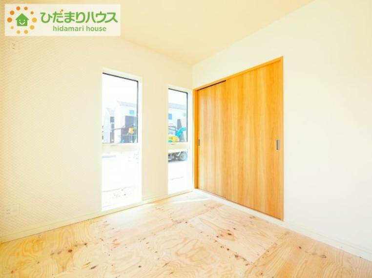 和室 リビングと隣り合わせにある和室は合わせて20.5帖！扉を閉めれば、来客用の部屋として使えます  ※和室の畳は、ご契約後施工いたします。