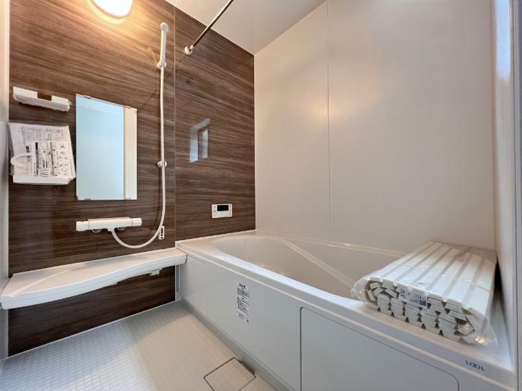 オートバスシステム・浴室暖房換気乾燥機を搭載した1坪タイプの浴室（2号棟同仕様）