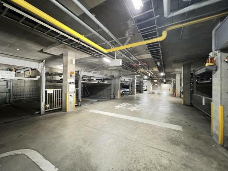 敷地内駐車場 駐車場ももちろん完備しておりますのでお車所有の方にも心強いです。