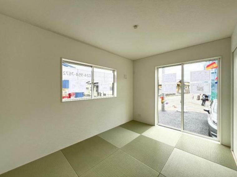 和室 6帖の洋風和室です。畳のお部屋は寛げる空間ですね。