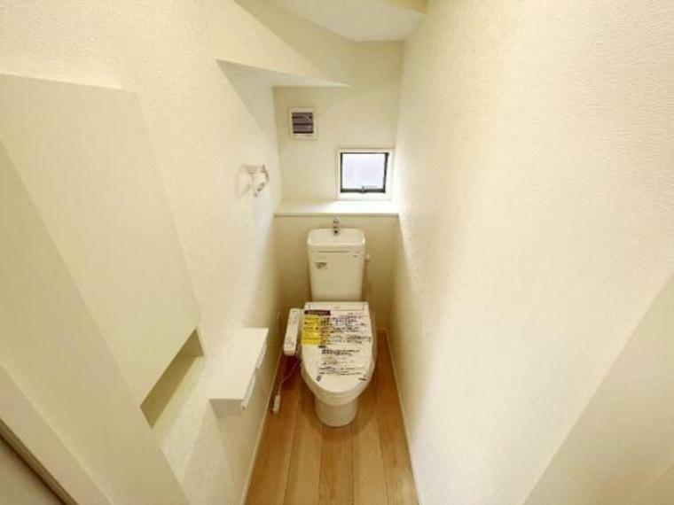 1階トイレです。トイレは各階でお使い頂けます。