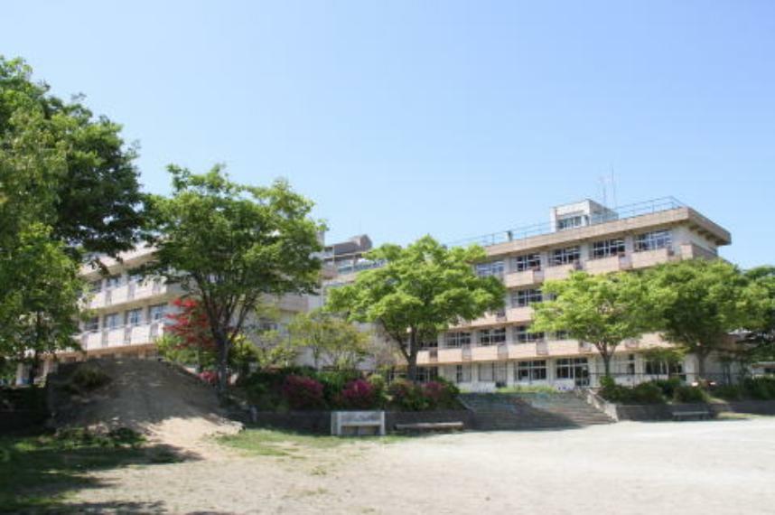 仙台市立茂庭台小学校（徒歩16分）（約1,212m）