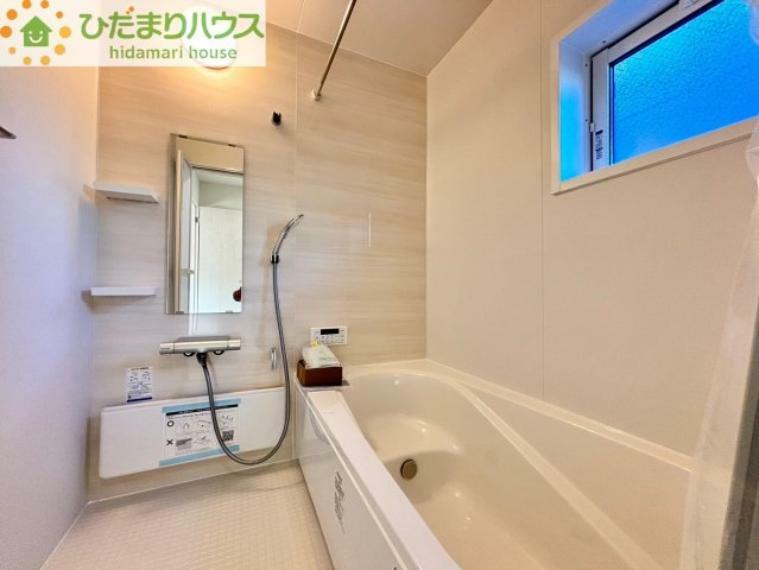 浴室 清潔感のある浴室は自分一人のリラックス空間を演出してくれます。 もちろんお子様と一緒でも十分な広さがあり快適です（^^