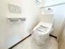 トイレ TOTO製シャワートイレ「ZJ1」。防汚機能と抗菌性に優れた加工です。