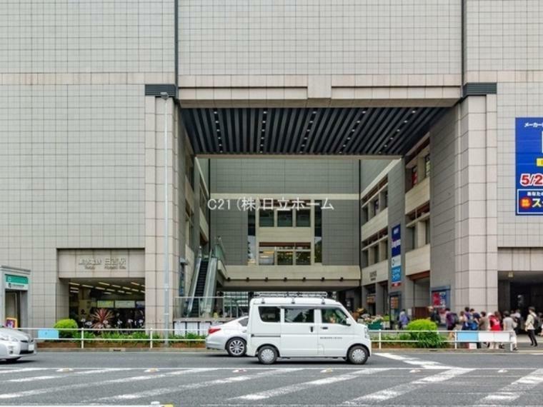 日吉駅（東急 東横線） 慶應義塾大学の日吉キャンパスがあることでも知られる。