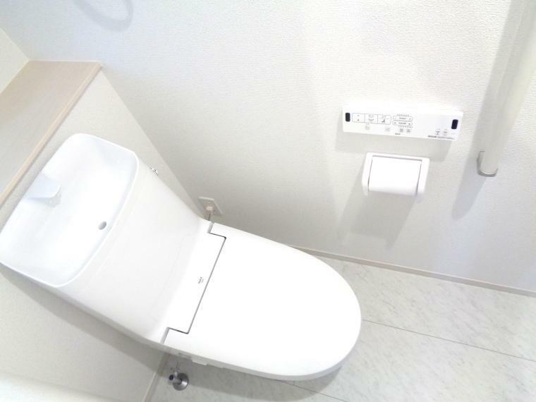 温水洗浄便座付きトイレで寒い季節にも快適にお使いいただけます！