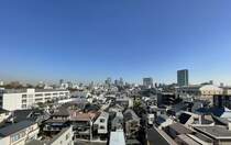 リビングからは、渋谷のビル群が一望できるプレミアムな眺望が愉しめます。
