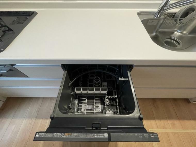 キッチン 毎日の家事をサポートしてくれる食洗器も標準に装備。ちょっと嬉しい設備です