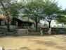 公園 神大寺中央公園 徒歩18分。四季の移ろいを感じる緑豊かな住環境です。