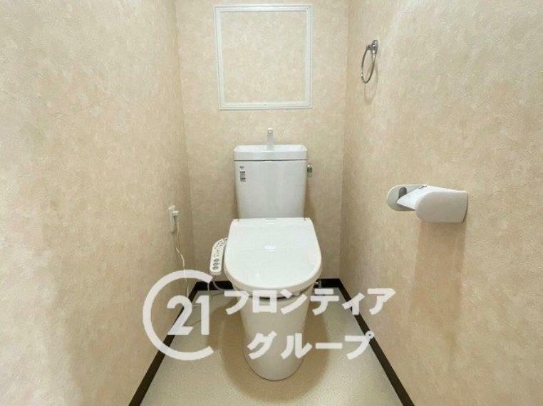 トイレ 洗浄機能付き便座のあるトイレ