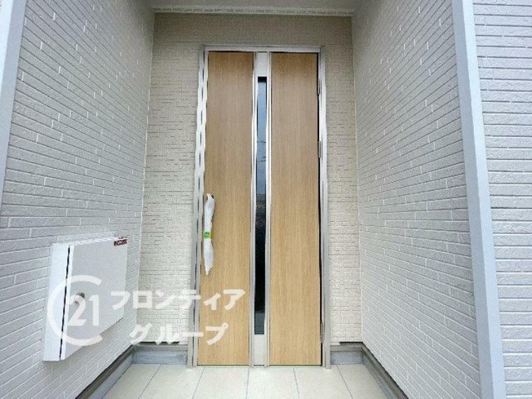 玄関 玄関は防犯性の優れたダブルロックドアです！