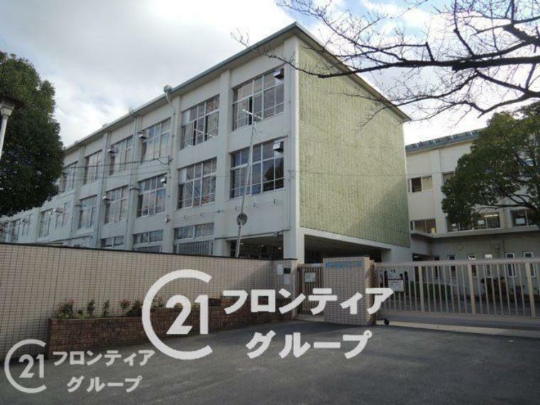 小学校 徒歩13分。くすのき小学校