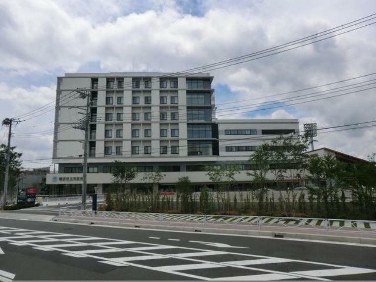 病院 横浜市立市民病院（写真は移転前のもの）（地域医療支援病院の承認を受ける他、地域周産期母子医療センター、災害拠点病院などの機能を有する病院です。 ）