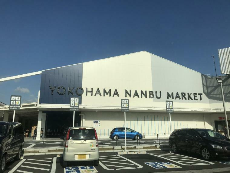 ショッピングセンター BRANCH横浜南部市場（食品スーパーや飲食店・物販、カフェなどを含めた15店舗が出店しています。）