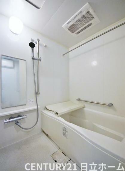 浴室 リフォーム前の浴室ですが、そのまま使用できる綺麗さです。ユニットバス交換予定。