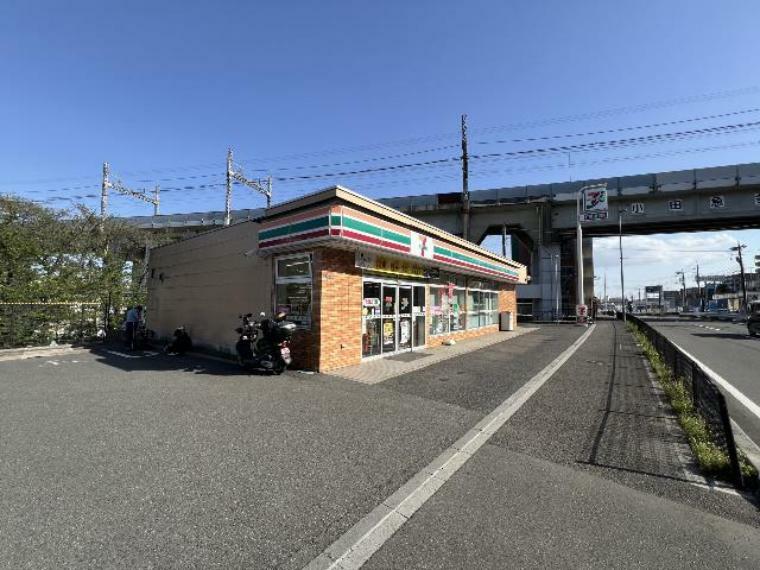 コンビニ セブンイレブン川崎片平1丁目店まで約825m（徒歩11分）