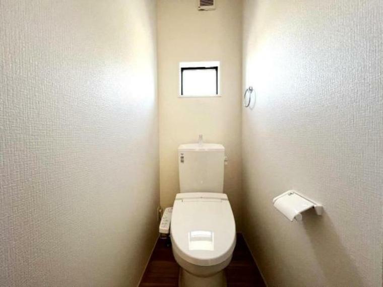 トイレ 快適な温水洗浄便座です。